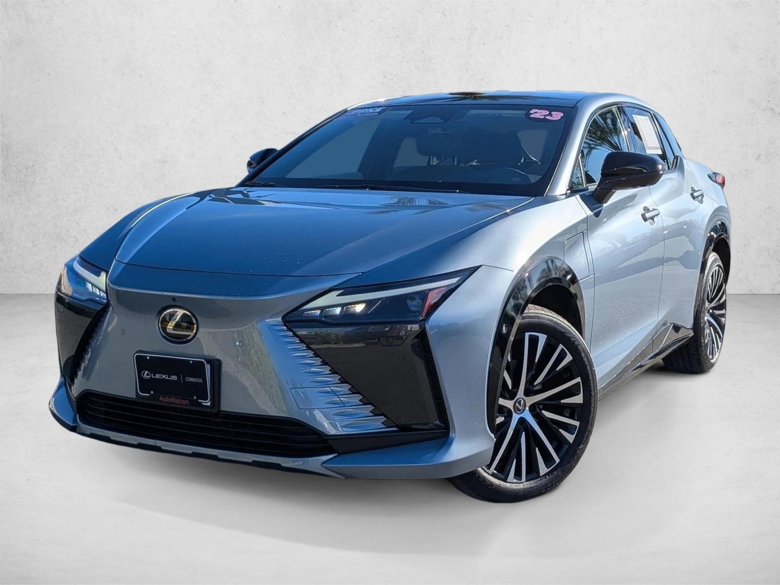 2023 Lexus RZ Luxury's photo