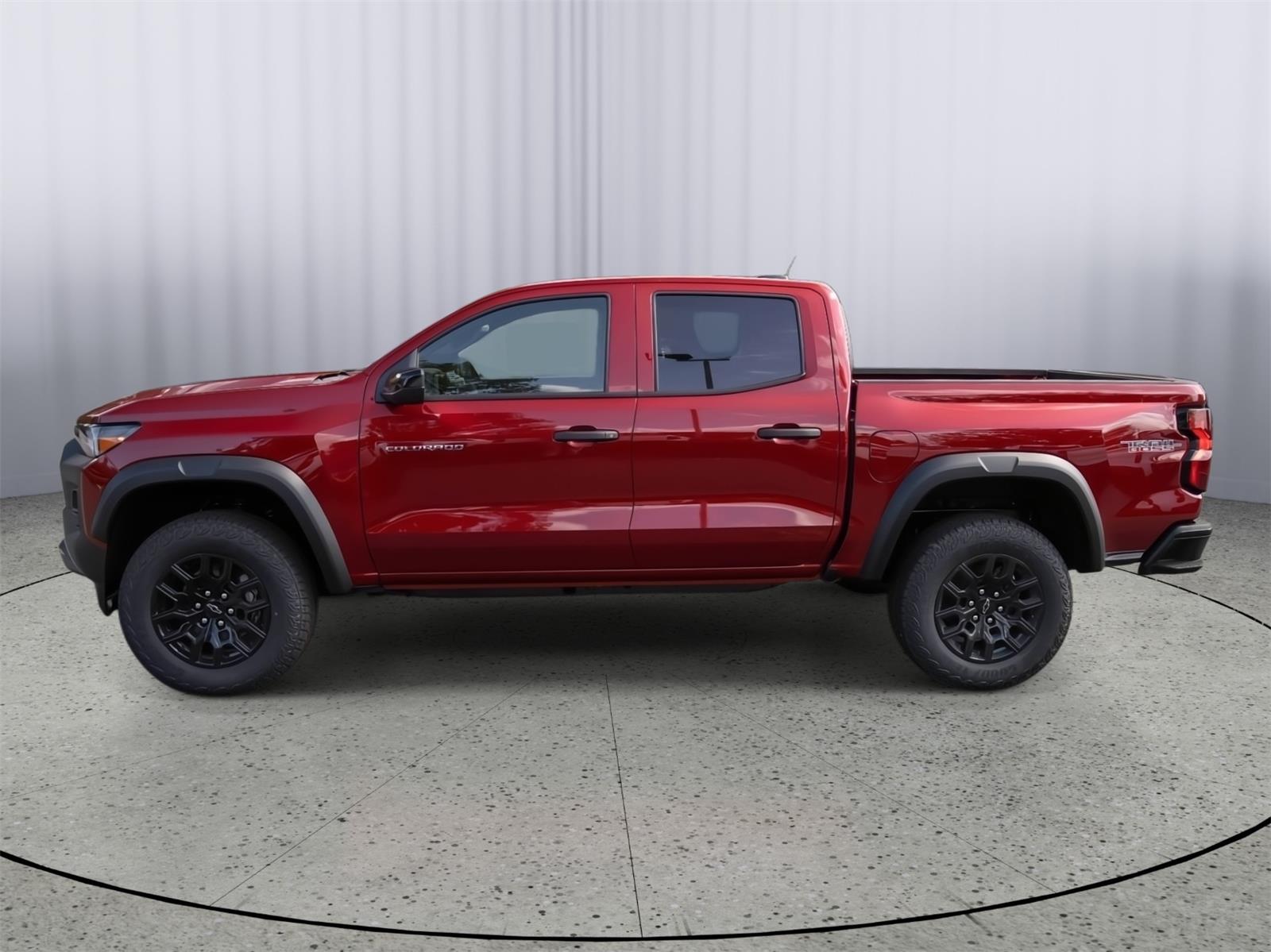 2026 Chevrolet Colorado Trail Boss photo 2