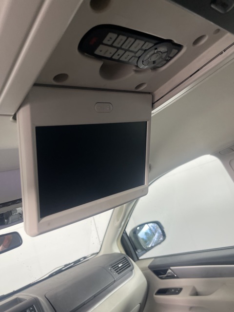 2011 Volkswagen Routan SE photo 25