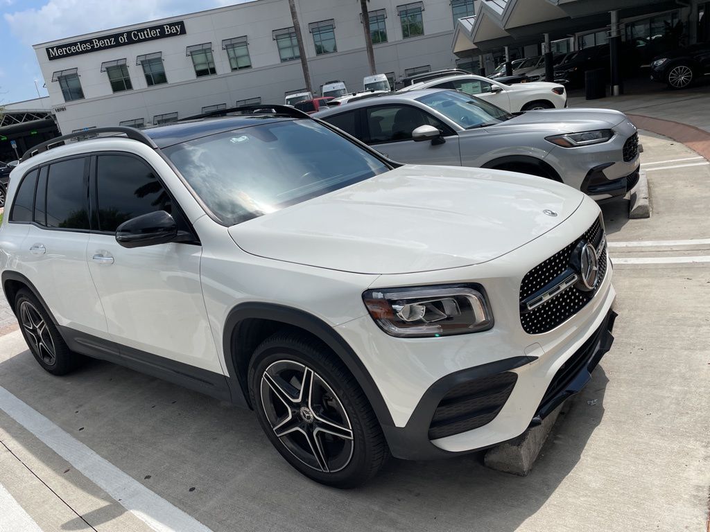 2022 Mercedes Benz GLB 250 photo 3