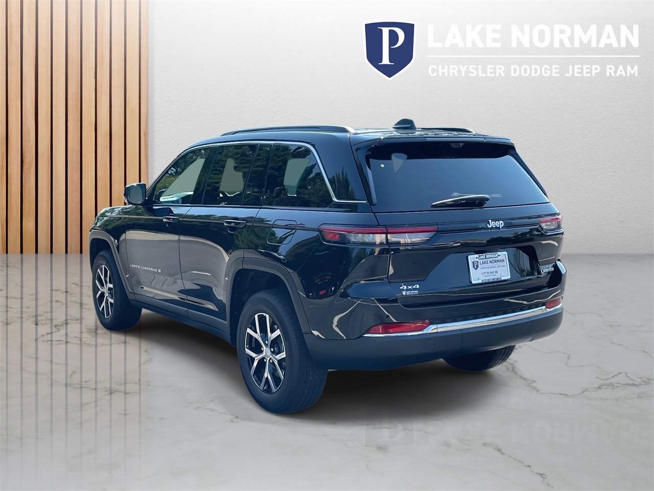 2025 Jeep Grand Cherokee Limited photo 2