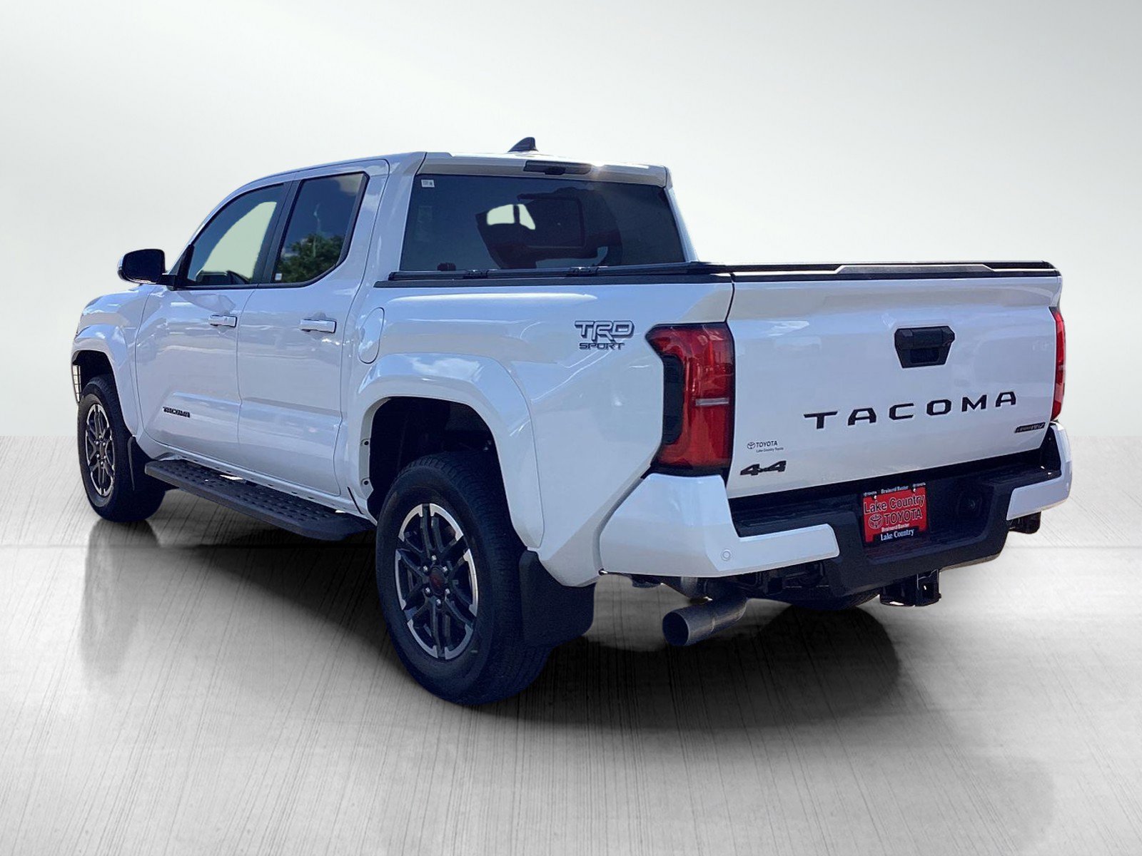 2025 Toyota Tacoma TRD Sport 4x4 photo 3