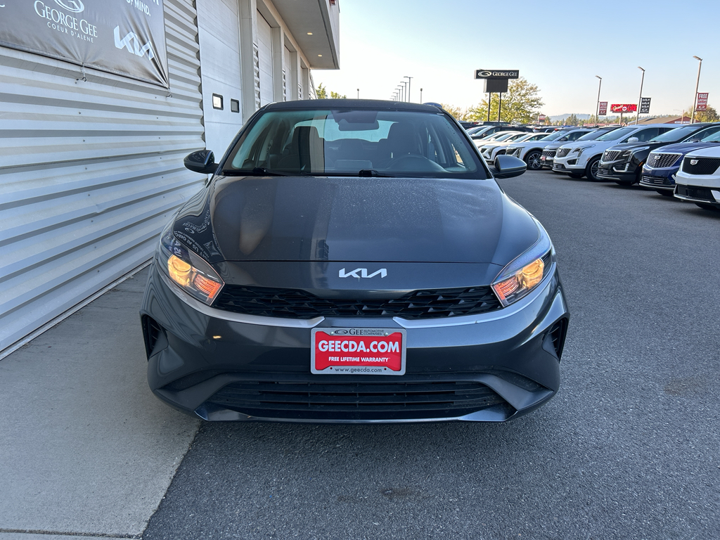 2023 Kia Forte LXS photo 2