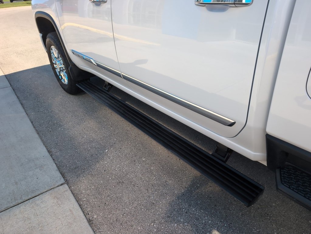 2024 Chevrolet Silverado High Country photo 14