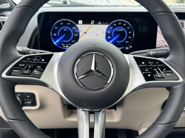 2025 Mercedes Benz EQB 300 4MATIC photo 11