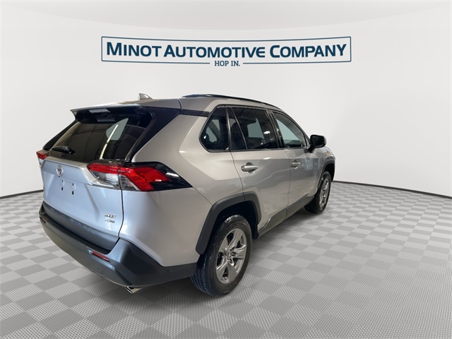 2022 Toyota RAV4 XLE photo 8