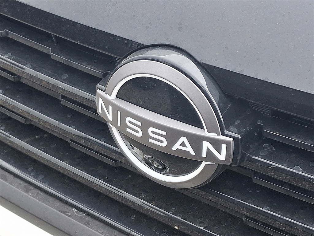 2025 Nissan Kicks SR photo 3