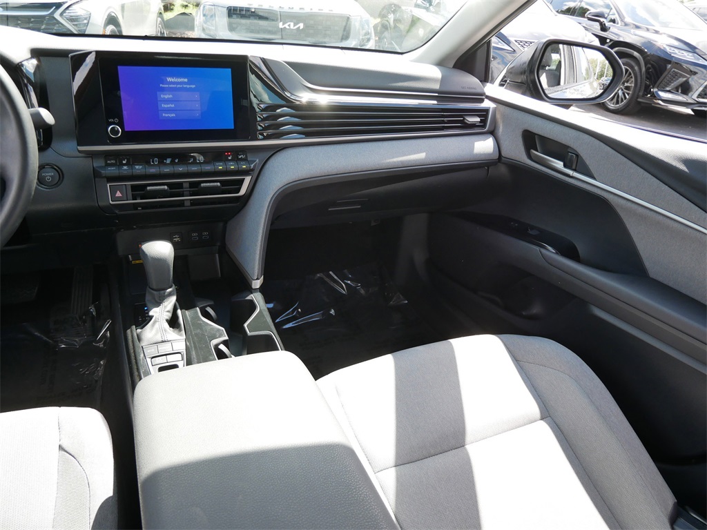 2025 Toyota Camry LE photo 12