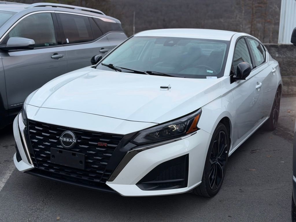 2024 Nissan Altima SR