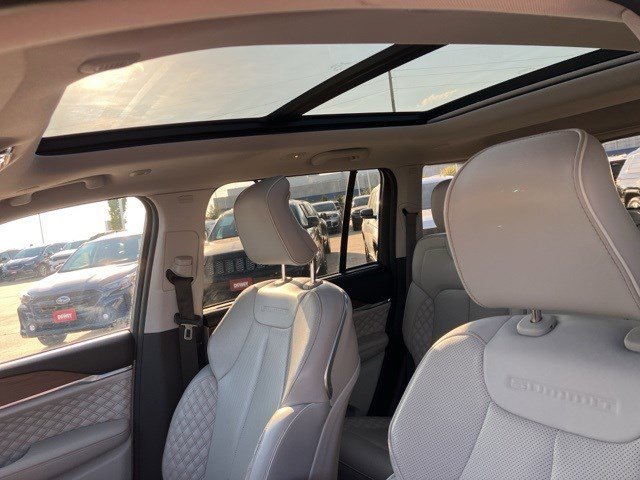 2022 Jeep Grand Cherokee Summit photo 12