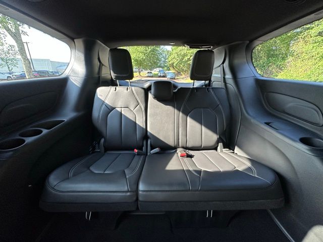2025 Chrysler Pacifica photo 34