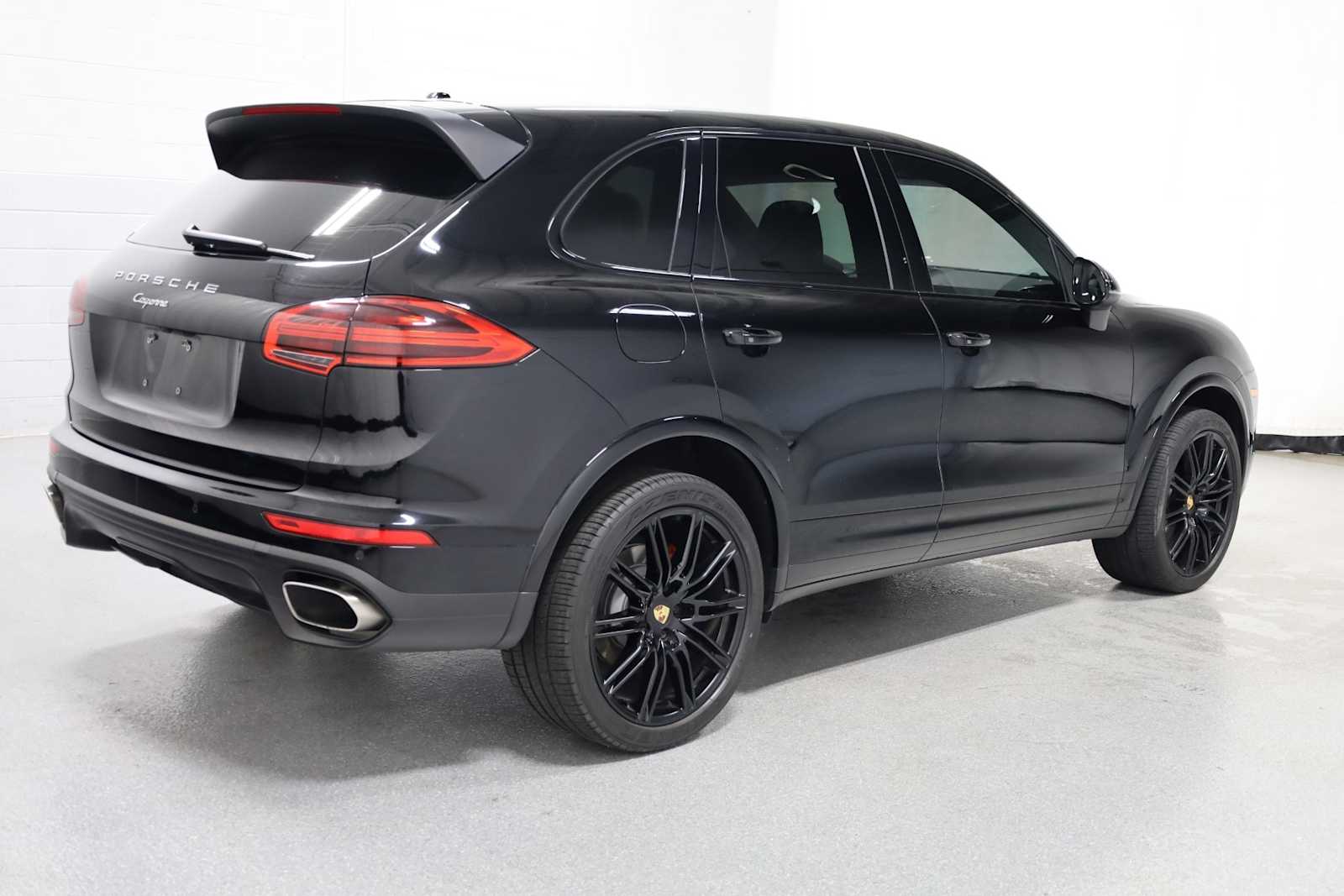 2018 Porsche Cayenne Platinum Edition photo 9