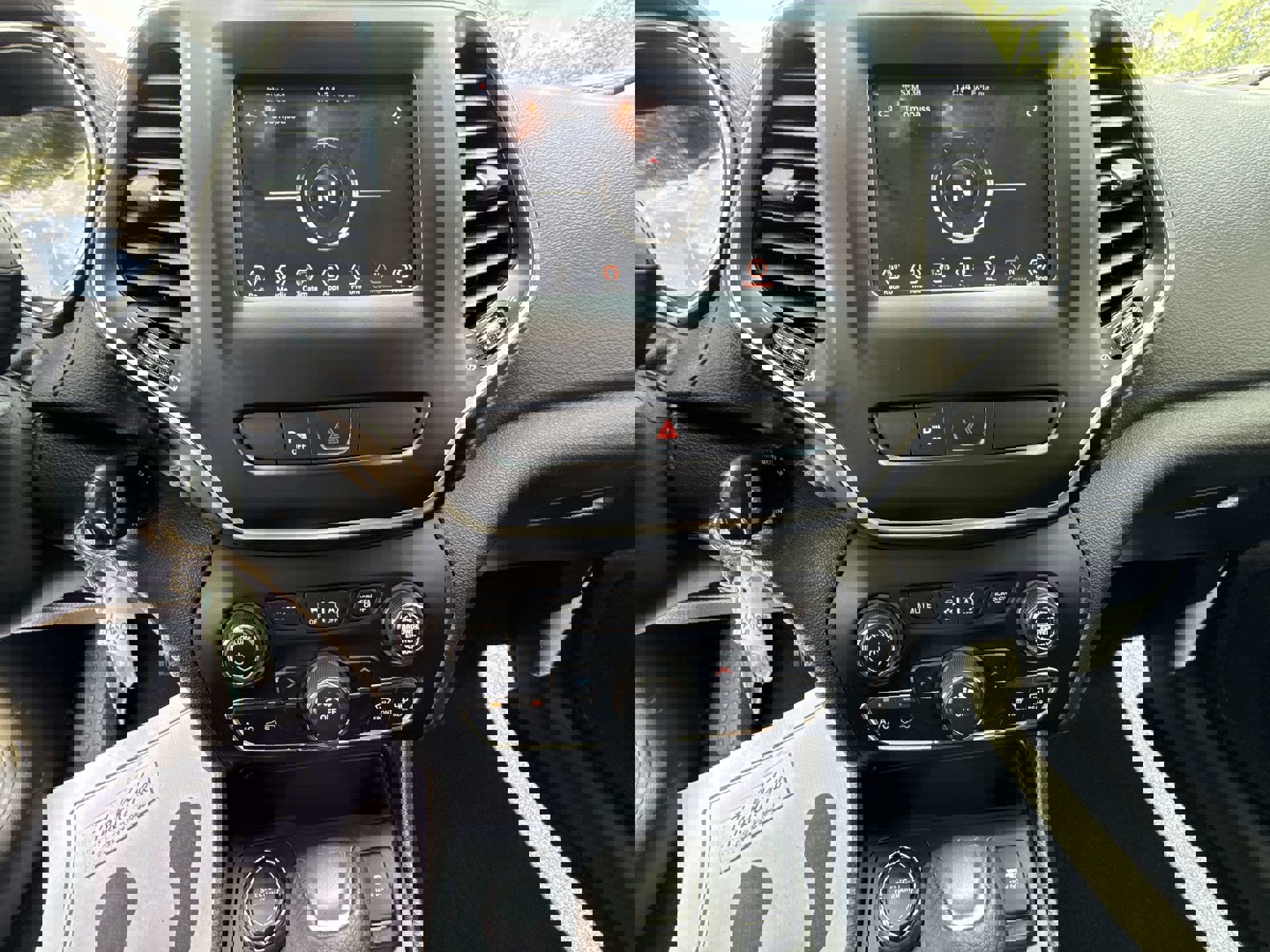 2020 Jeep Cherokee Latitude photo 14