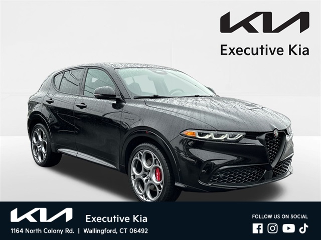 2025 Alfa Romeo Tonale Base's photo