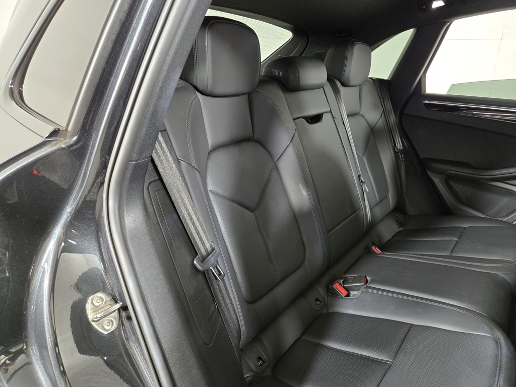 2021 Porsche Macan S photo 20