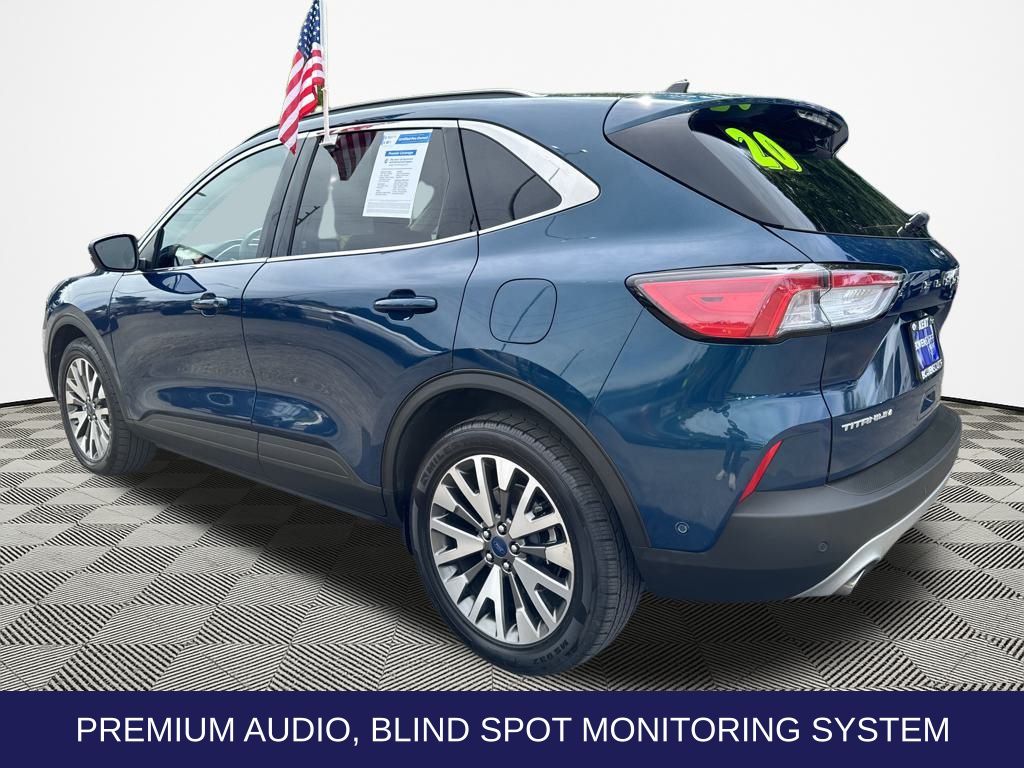 2020 Ford Escape Hybrid Titanium photo 3