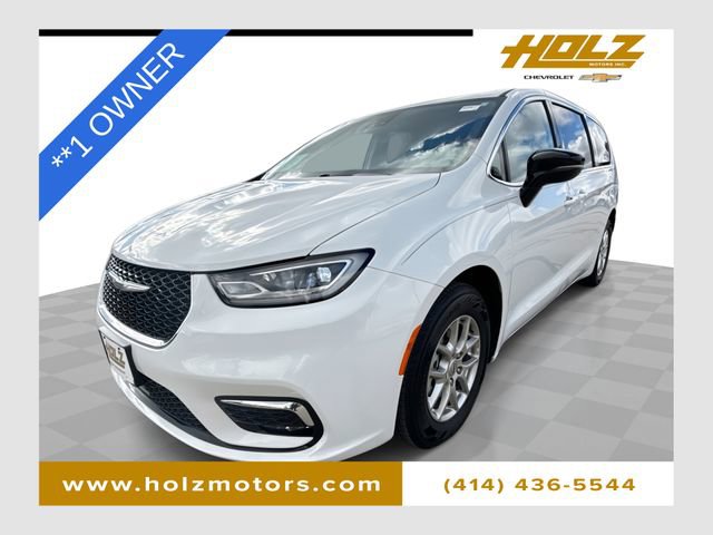 2024 Chrysler Pacifica Touring L's photo