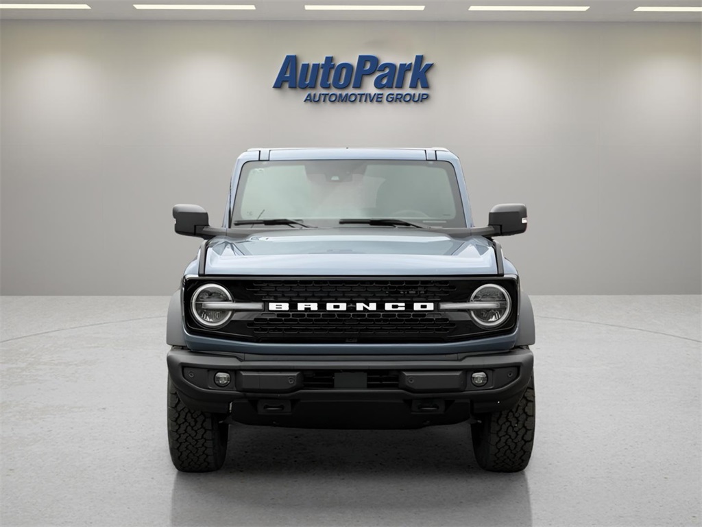 2025 Ford Bronco Outer Banks photo 2