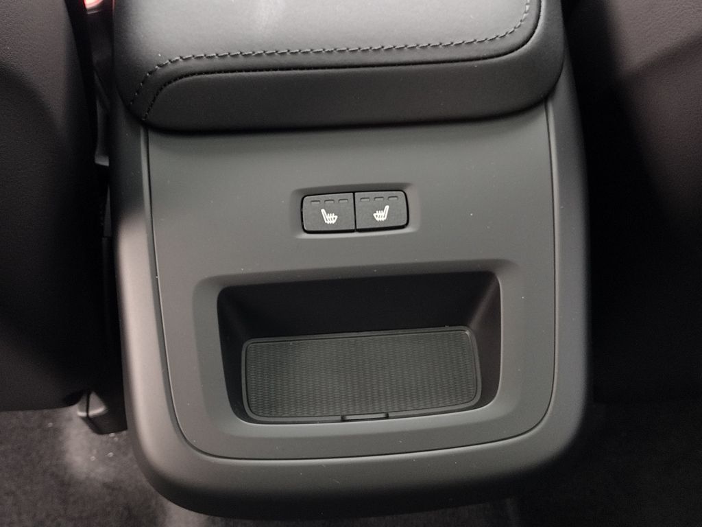 2026 VOLVO XC60 - Image 21