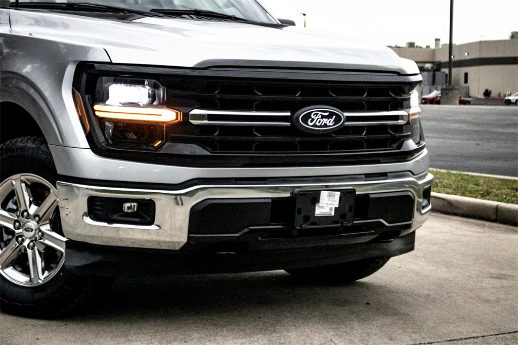 2024 Ford F-150 XLT photo 2