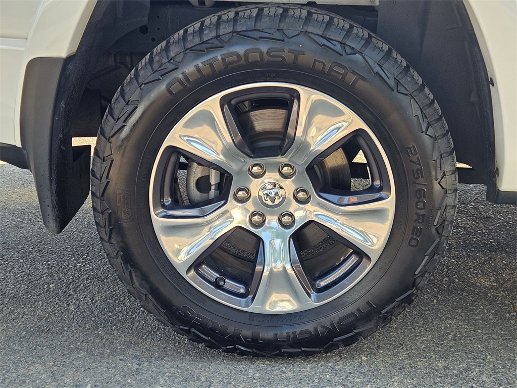 2019 Ram 1500 Laramie photo 9