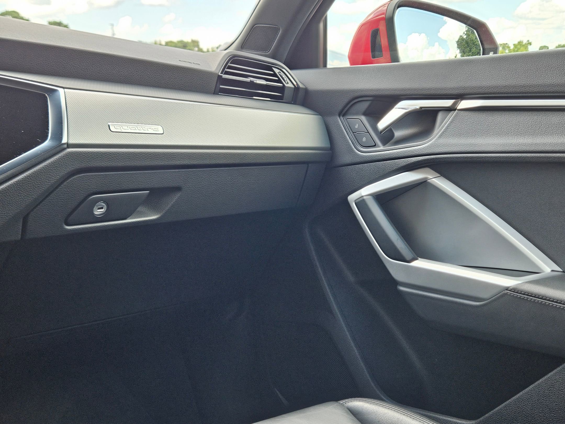 2024 Audi Q3 S line Premium photo 8