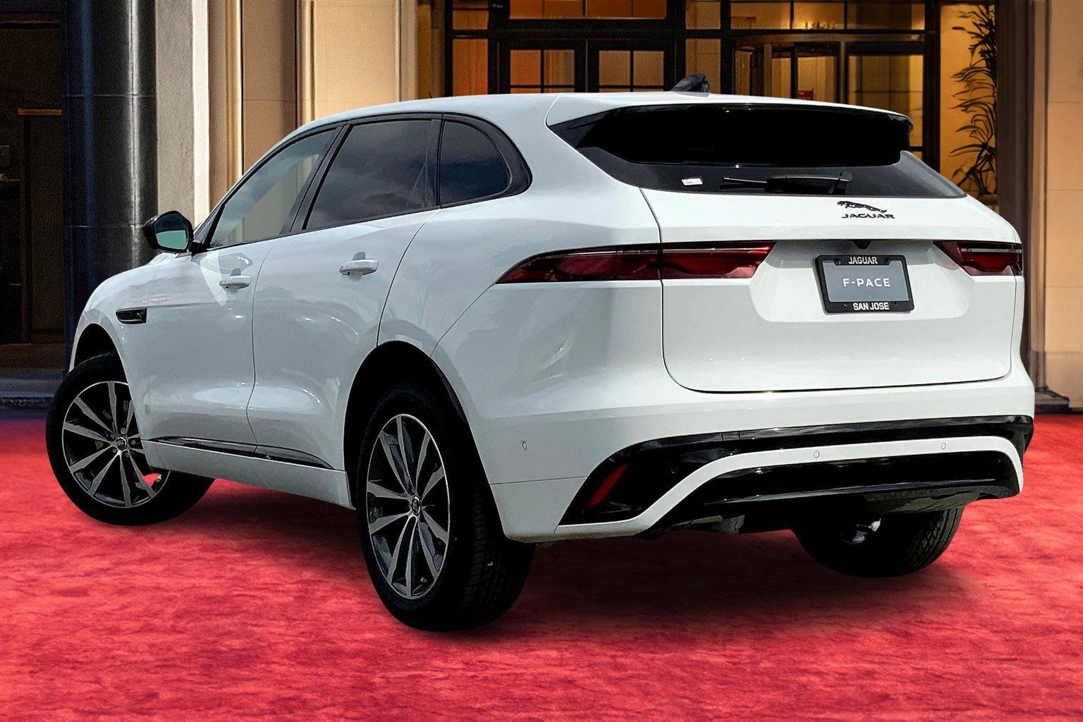2025 Jaguar F-PACE P250 R-Dynamic S photo 3