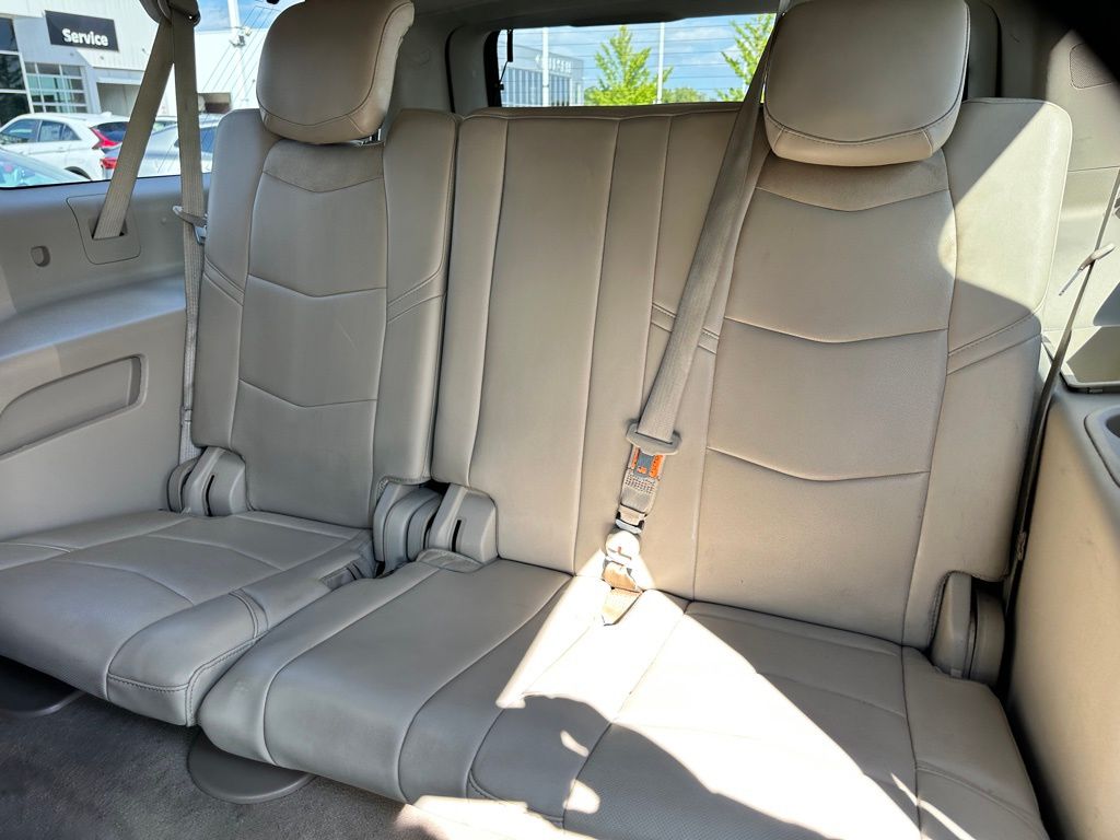 2016 Cadillac Escalade ESV Luxury photo 10