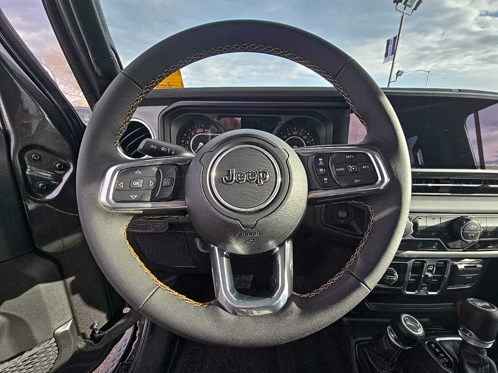 2025 Jeep Wrangler Sahara photo 9