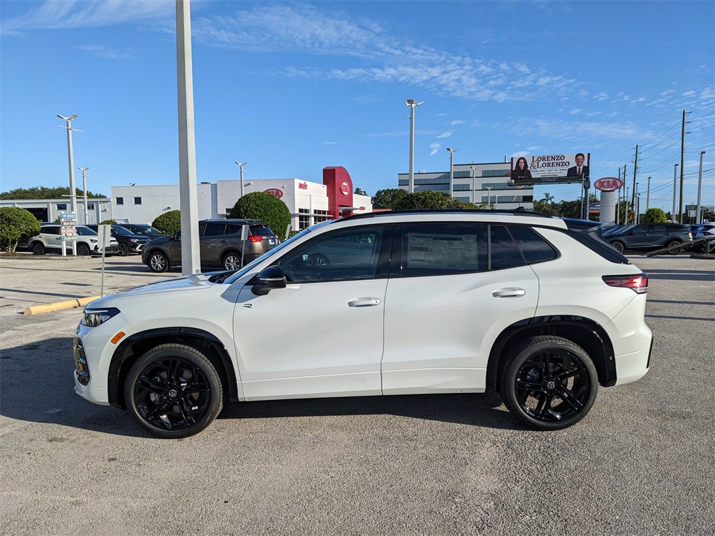 2025 Volkswagen Tiguan SE R-Line Black photo 3