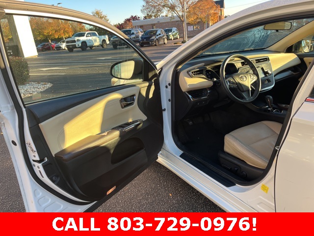2016 Toyota Avalon XLE photo 3