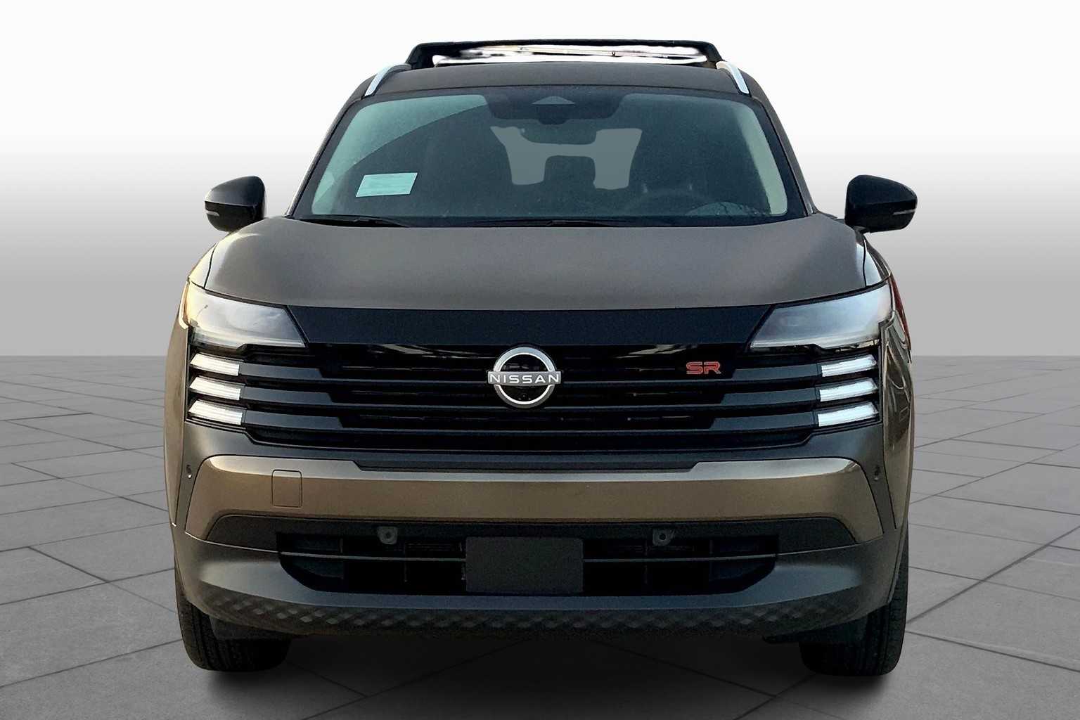 2026 Nissan Kicks SR photo 3