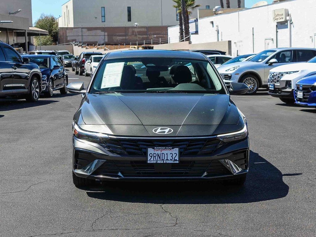 2024 Hyundai Elantra SEL photo 2