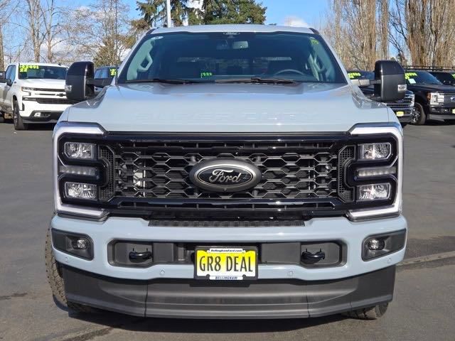 2025 Ford F-350 Lariat photo 2