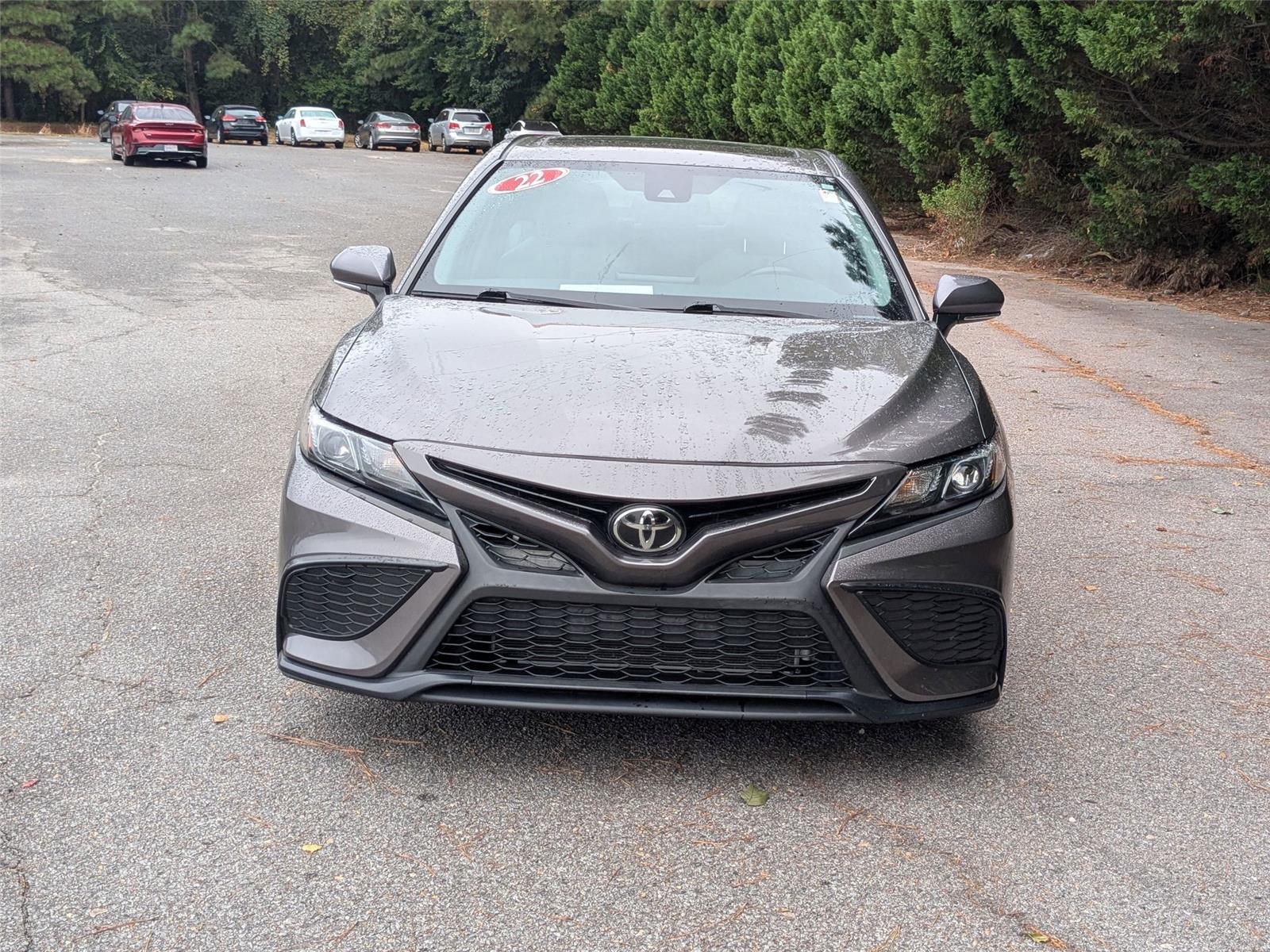 2022 Toyota Camry SE photo 4