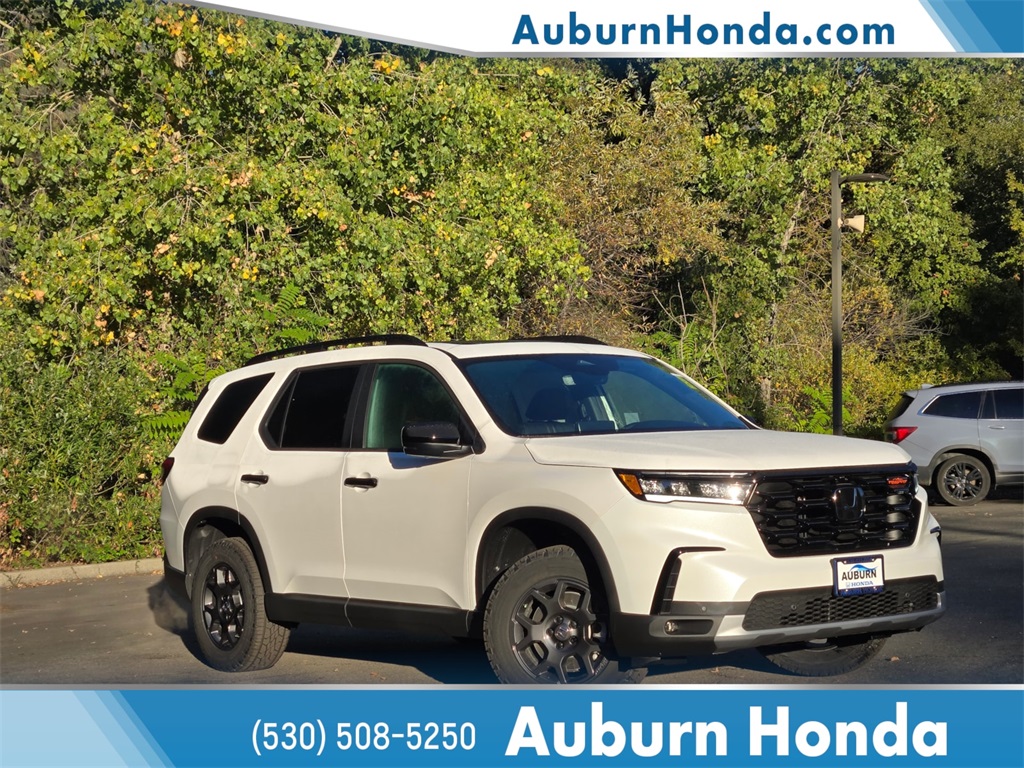 2025 Honda Pilot TrailSport's photo