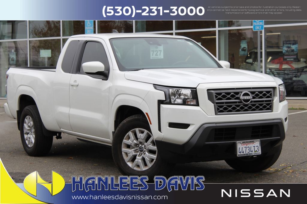 2023 Nissan Frontier SV's photo