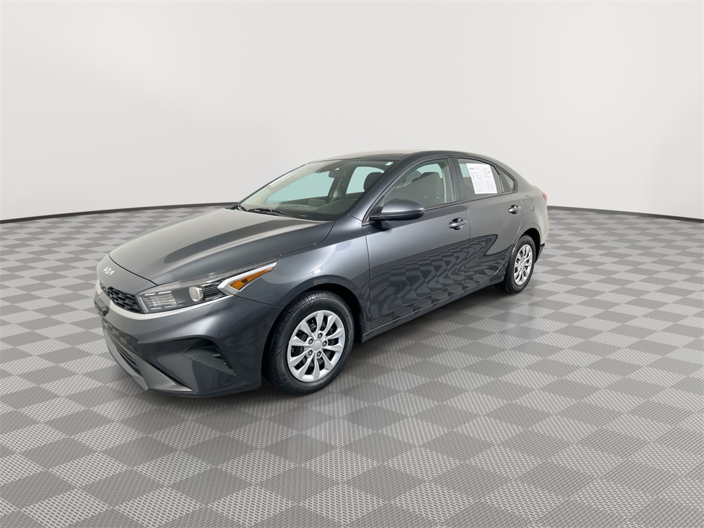 2023 Kia Forte LX photo 4