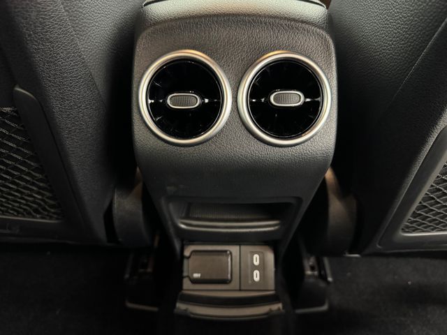 2025 Mercedes Benz GLB 250 photo 40