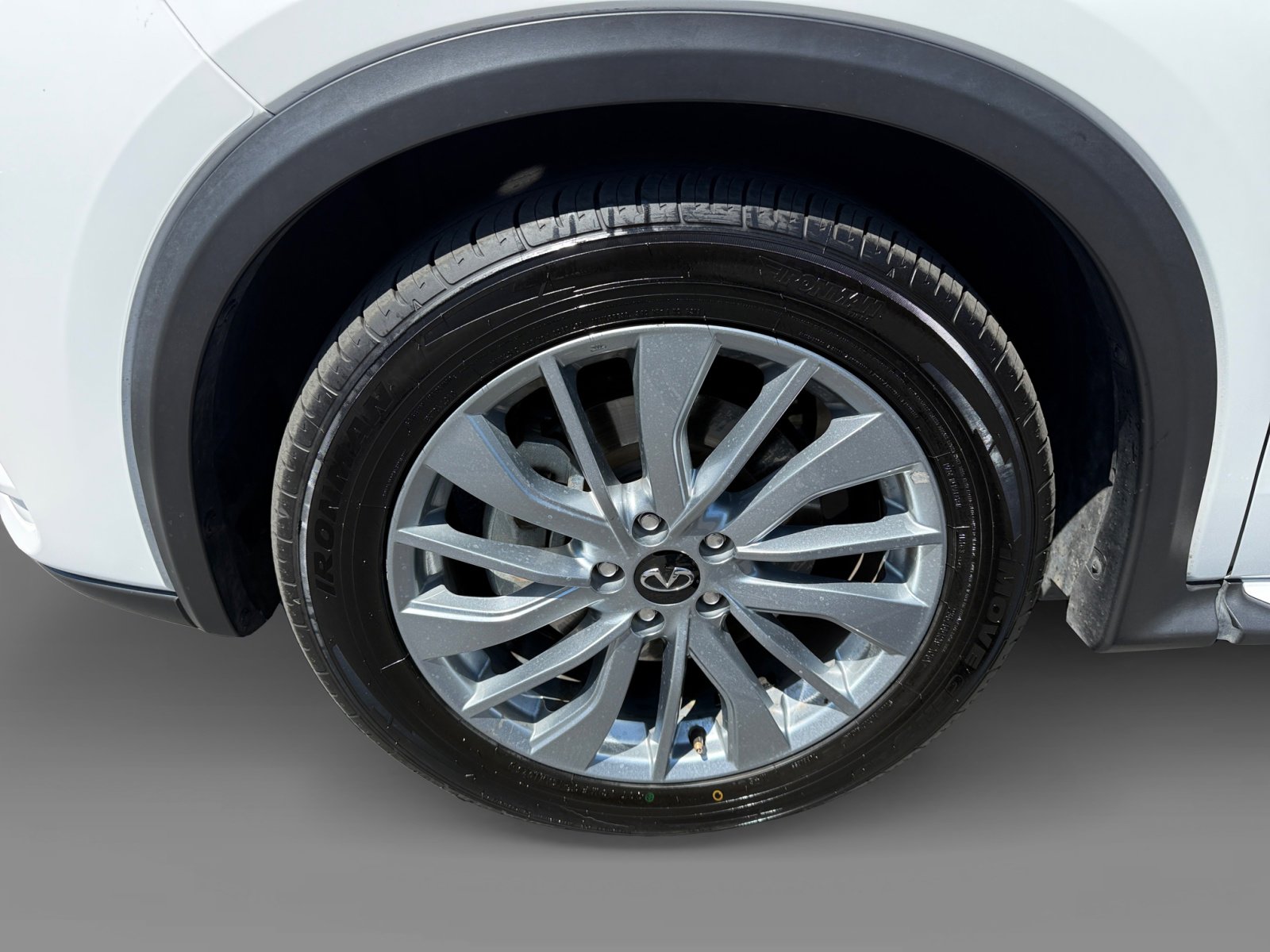 2024 Infiniti QX50 Luxe photo 9
