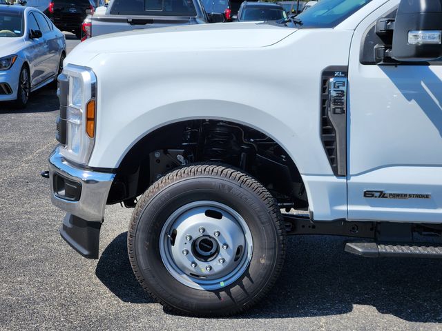 2026 Ford F-350 XL photo 9