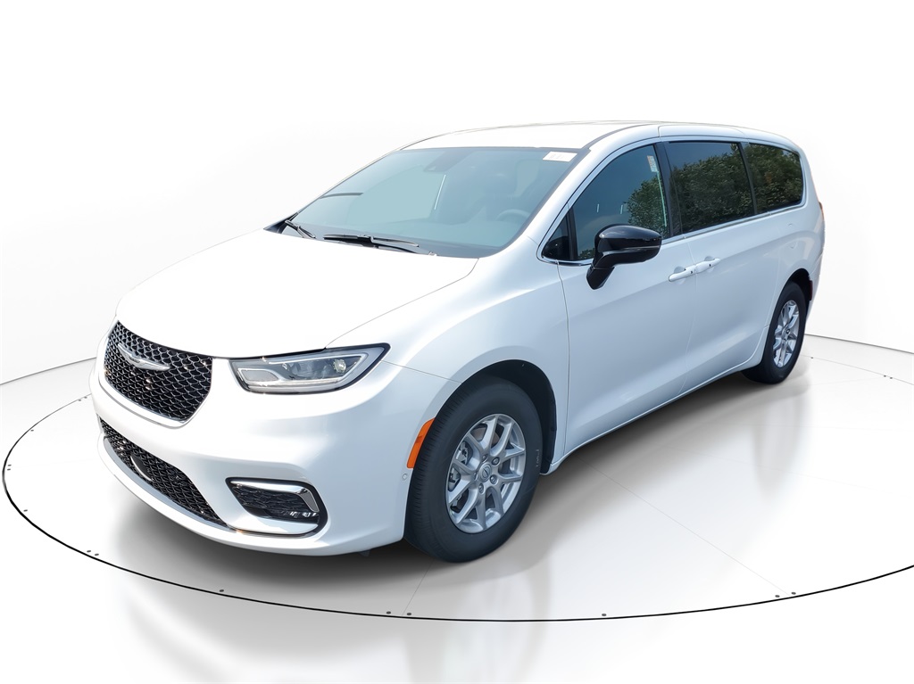 2025 Chrysler Pacifica photo 2