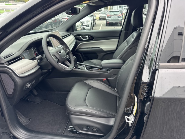 2025 Jeep Compass Limited photo 7