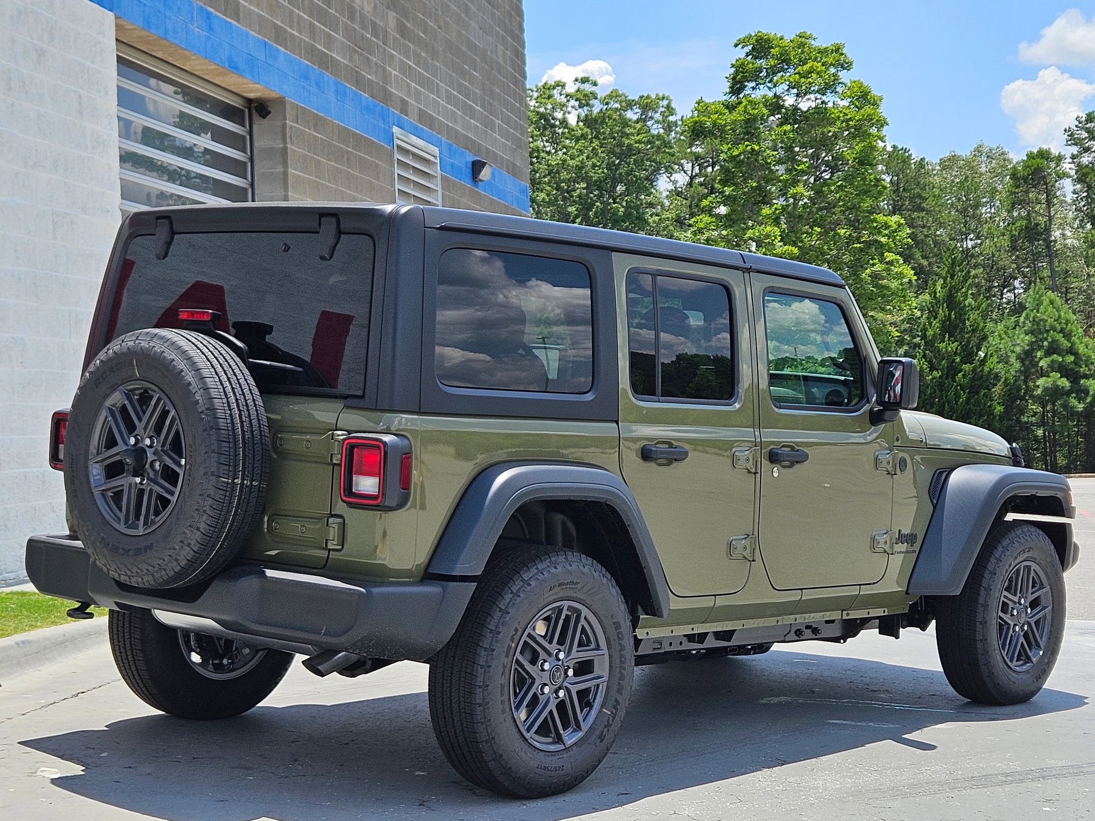 2025 Jeep Wrangler Sport S photo 6