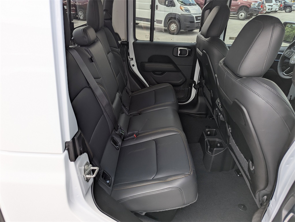 2025 Jeep Gladiator Sport photo 31
