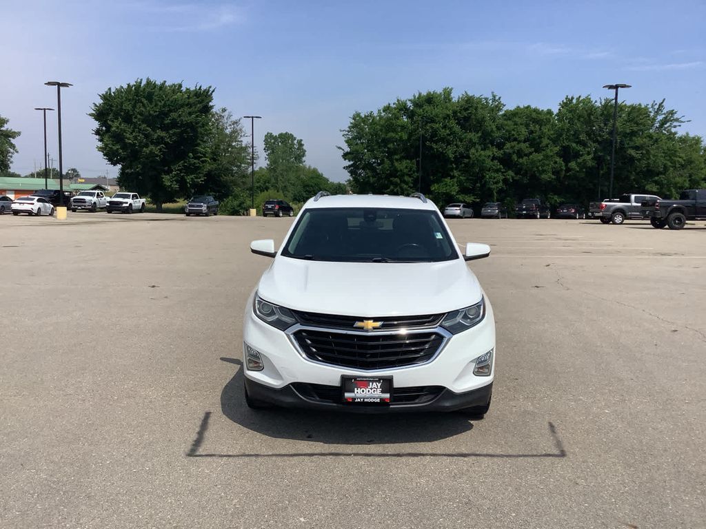 2020 Chevrolet Equinox LT photo 2