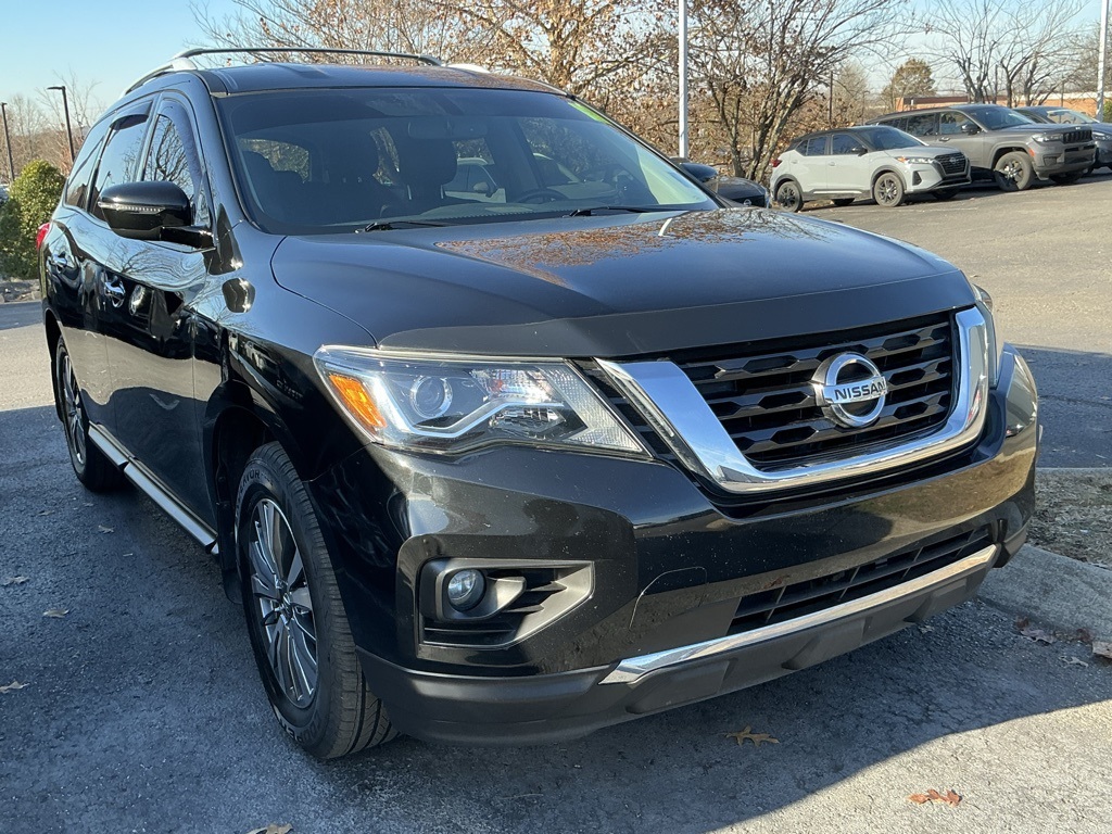 2020 Nissan Pathfinder SV