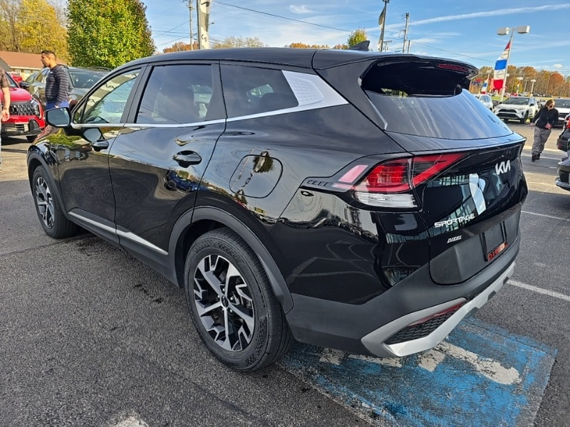 2023 Kia Sportage EX photo 3