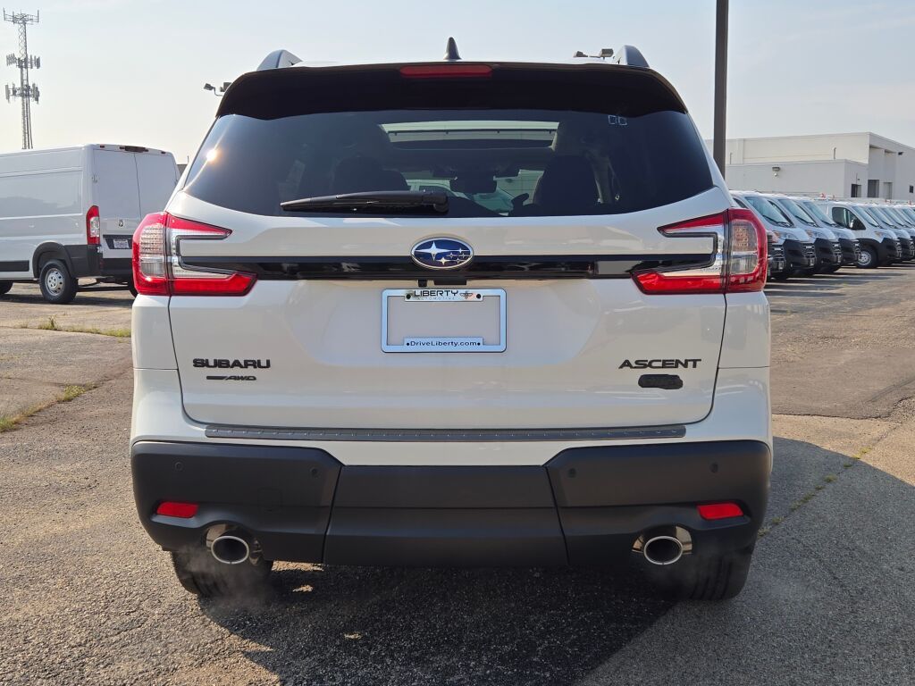 2025 Subaru Ascent Onyx Edition Touring photo 9