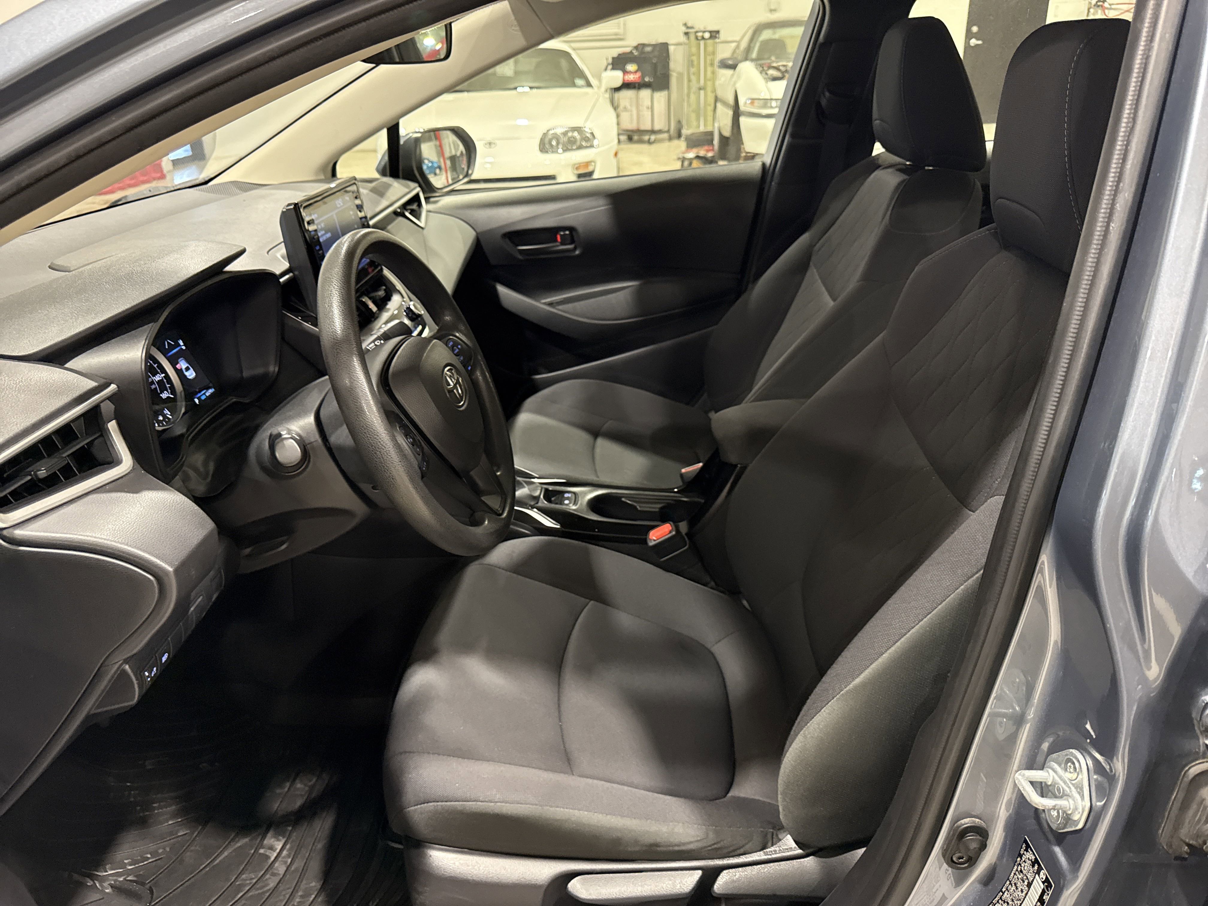 2022 Toyota Corolla LE photo 10